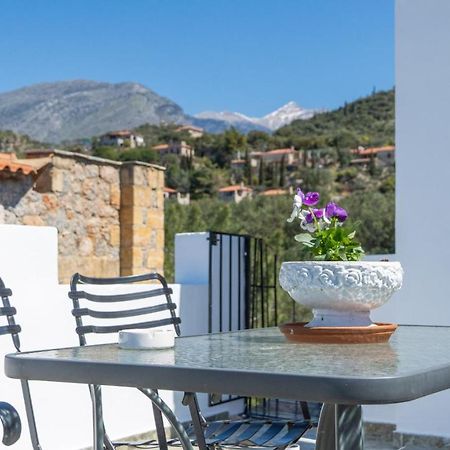 Stella Rooms Kardamyli Exterior foto