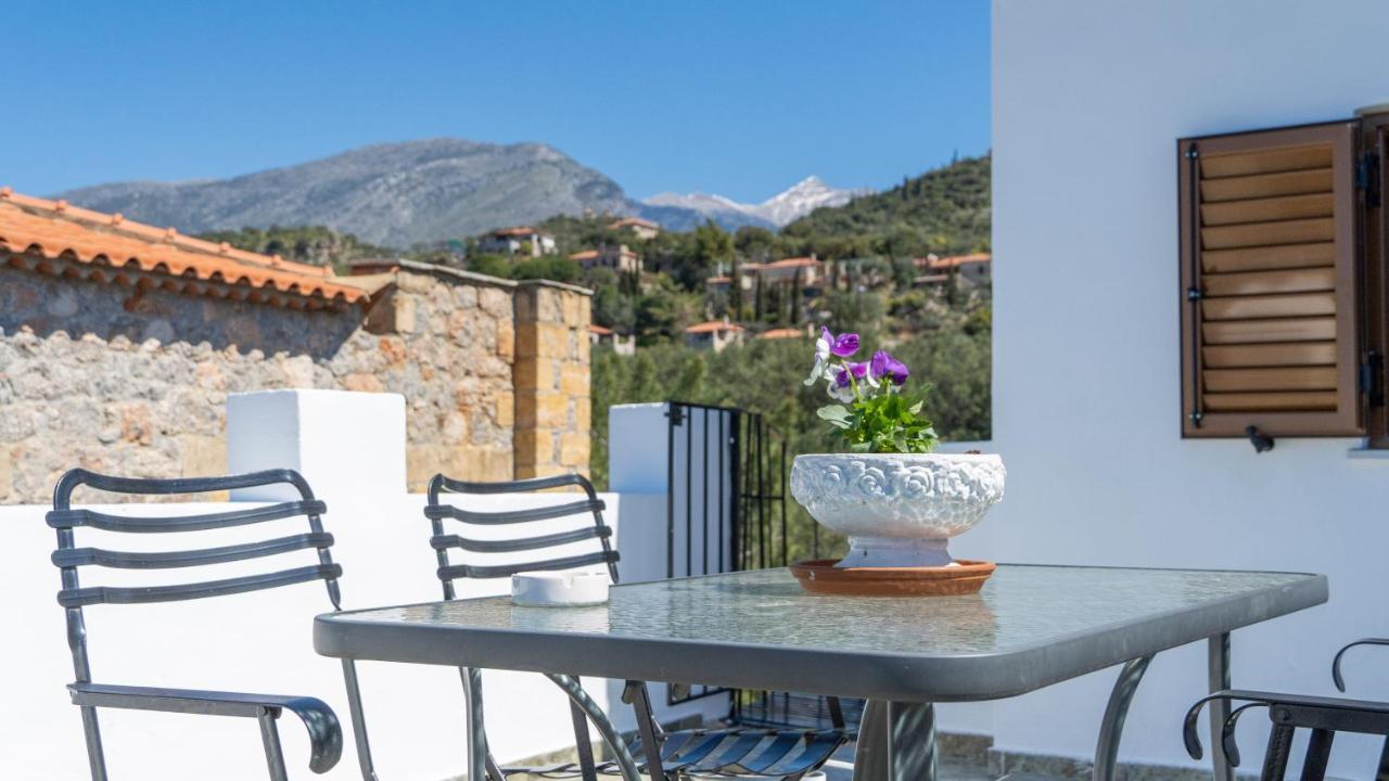 Stella Rooms Kardamyli Exterior foto