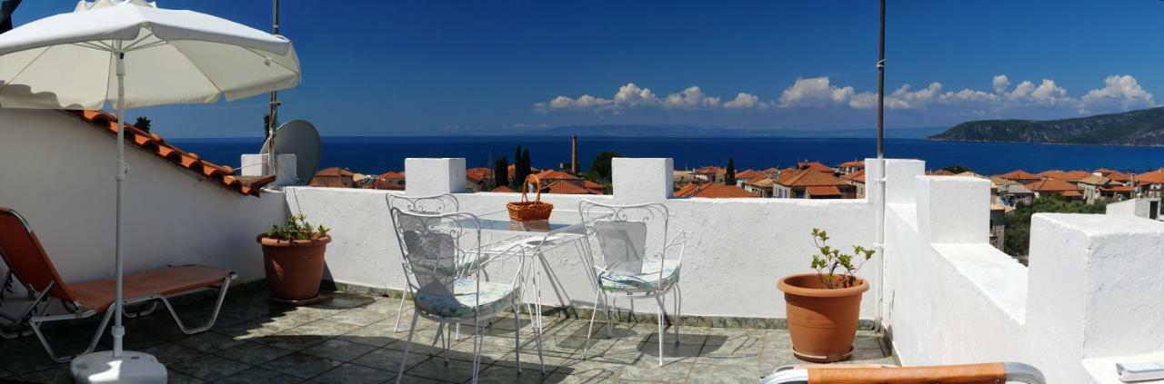 Stella Rooms Kardamyli Exterior foto