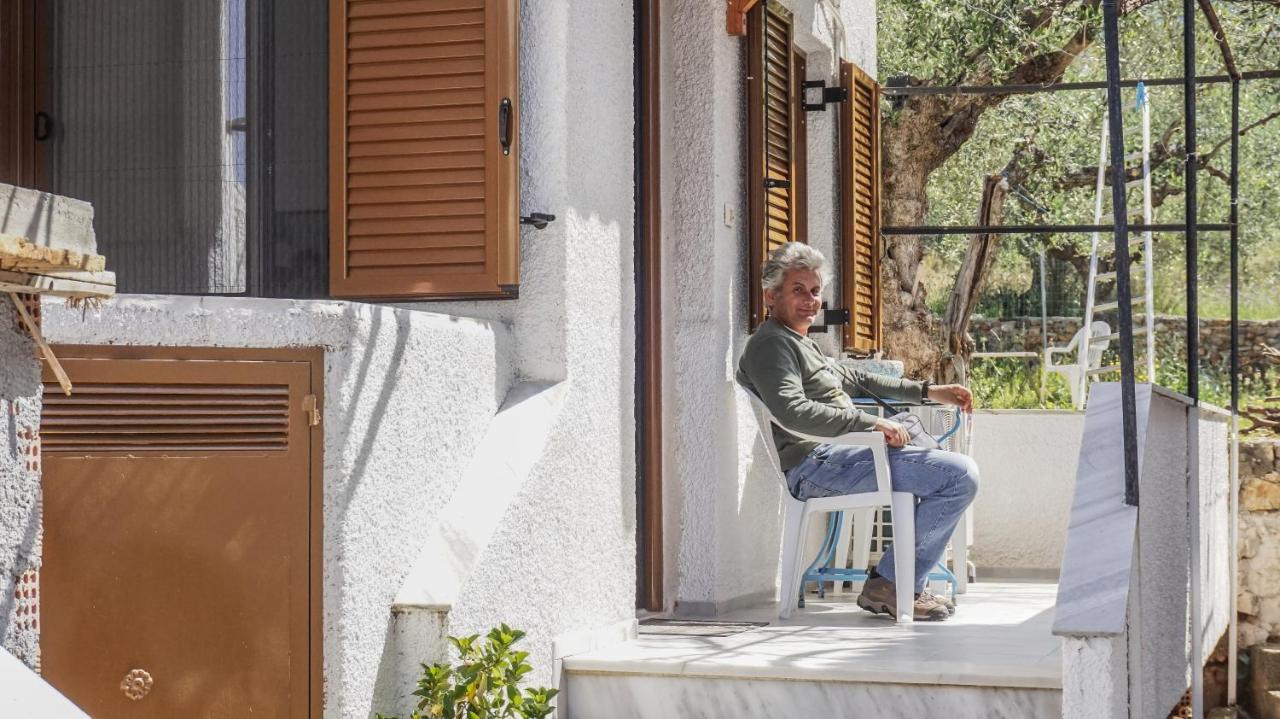 Stella Rooms Kardamyli Exterior foto